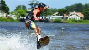 Arthur Hockwald wakeboarding