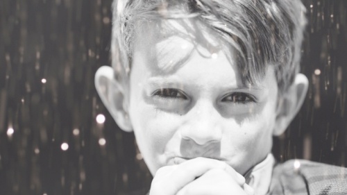 Vivimos en un mundo despreocupado, empoderado, enojado, negativo y competitivo, esta es una razón más por la que debemos comenzar temprano a enseñar a nuestros hijos a cuidar de los demás.