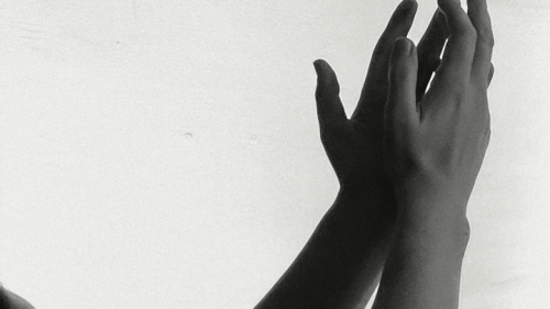 Une paire de mains en prière