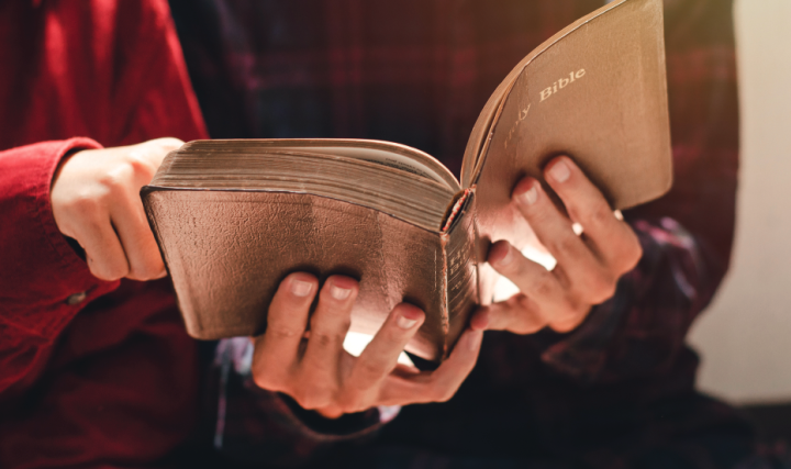 Cómo la religión falsa nos está  llevando a un mundo  aún más peligroso